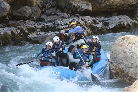 Rafting en el rio Ésera Alquezar Aventura