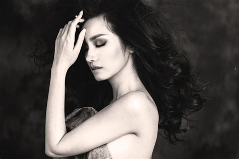 Cùng ngắm bộ ảnh Nude quyến rũ của hoa hậu Trúc Diễm