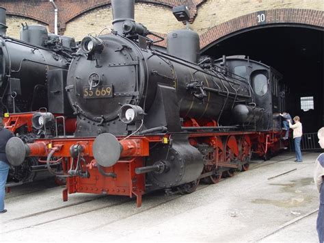 Das Triebwerk einer 55er. Die 5er-Lok 55 5555 war übrígens lange Jahre ...