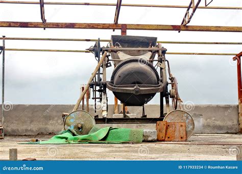 Cement mixer drum stock photo. Image of homogeneously - 117933234