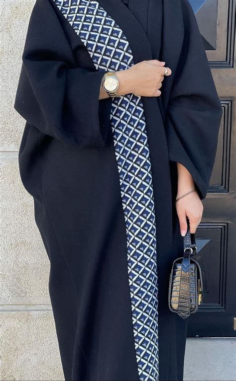 Pin By Jouvader On Inspiratie Abayas Fashion Hijabi Fashion Casual