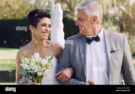 Je sais que c est votre rêve devenu réalité Photo courte d un père affectueux et mature