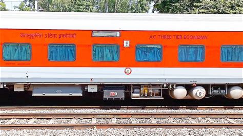 19665 Khajuraho Udaipur City Express With Lhb Coaches Departure From Mahoba Junction Youtube