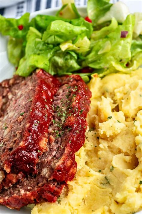 Classic Homemade Meatloaf - Yummy and fully