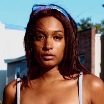 Addis Fouch Babe Page Watch This Adult Model On Freeones