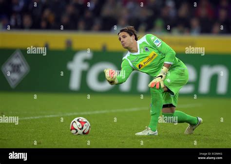 Moenchengladbach Germany Th Dec Gladbach S Goalkeeper Yann