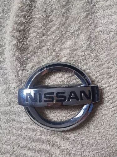 Emblema Delantero Nissan Versa 62890em30a MercadoLibre