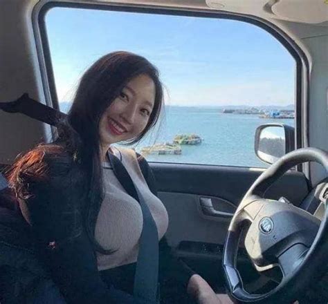 Thân hình bốc lửa của hot girl ngoại cỡ đến từ Hàn Quốc dân mạng phàn nàn về việc giảm cân