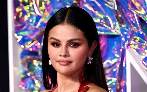 Selena Gomez Responde Cr Ticas Ap S Virar Meme Por Rea Es No Vma