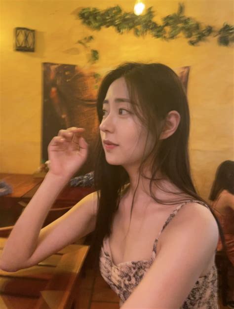 Hoa hậu hot nhất Địa Ngục Độc Thân làm gì trong những ngày đến Việt Nam đón năm mới