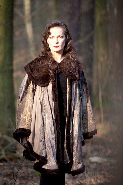 Hot Sexy Zeena Schreck Bikini Pics