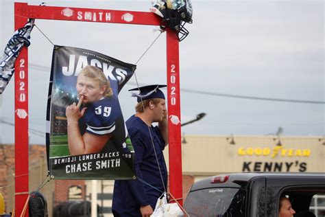 PHOTOS: Over 300 parade Bemidji for High School Drive-Thru Commencement – Bemidji Now