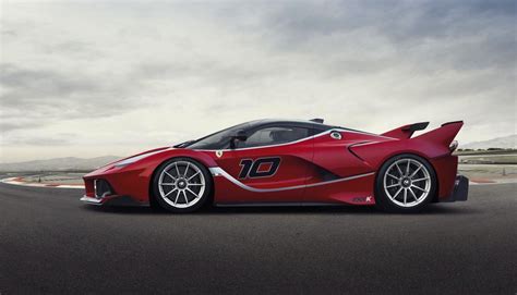 Ferrari Laferrari Fxx K Revealed Insane 1050hp Hybrid Hypercar