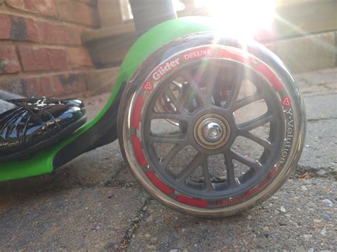 The Yvolution Y glider deluxe scooter : Review - This day I love.......