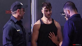 Group Sex With A Bunch Of Muscular Hunks XNXX