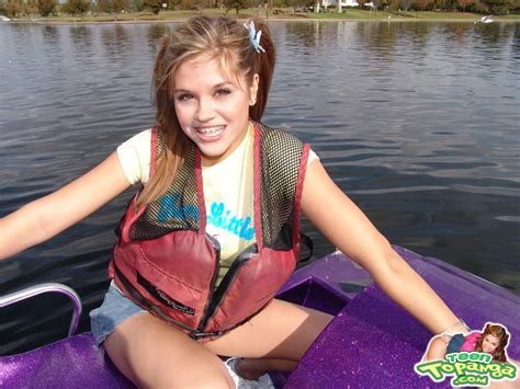 Pictures Of Teen Topanga Flaunting Her Hot Round Ass Porn Pictures XXX Photos Sex Images