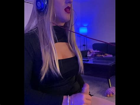 Travesti En Direct En Train De Se Branler XVIDEOS