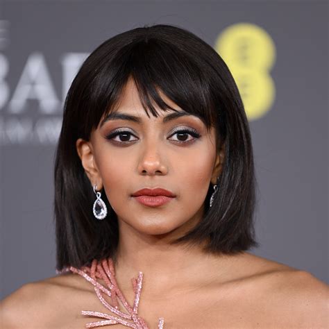 45 layered bob hairstyles that work for every single face shape