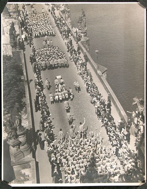 Šťastný Bohumil Karlův most 1938 13 aukce ArtMozaika Livebid cz