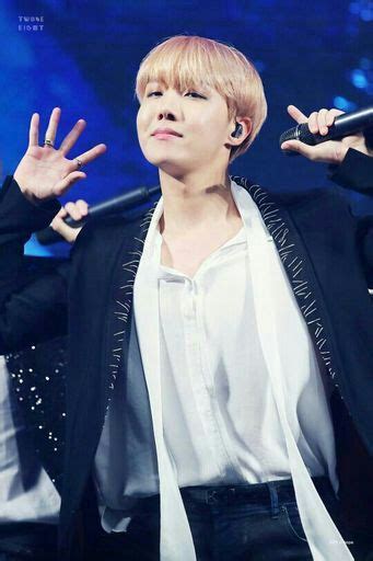 Jung Hoseok Wiki Bts Fan Cafe Amino