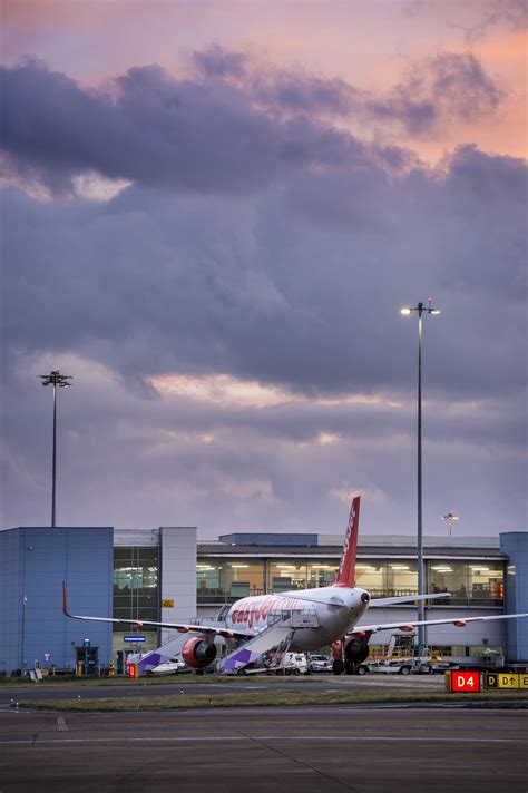 London Luton Airport | Aviation Lighting Case Study