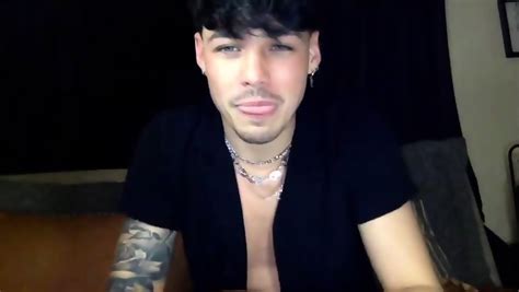 Hot Guy On Cam