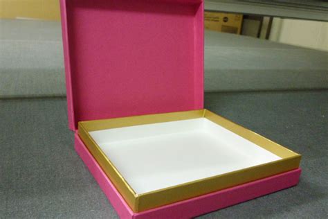 貼り箱・紙箱・化粧箱 | 紙箱 貼り箱 化粧箱 製造なら西脇製函株式会社