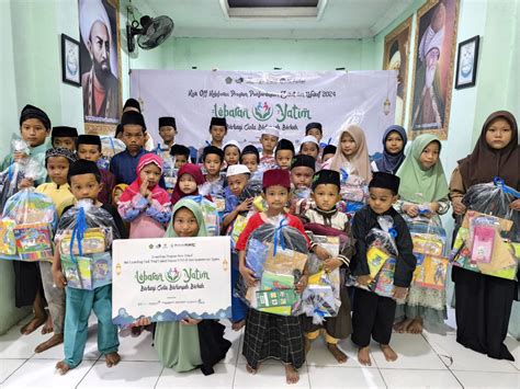 Dukung Pendidikan Anak Yatim LAZ Al Azhar Salurkan Ratusan Paket