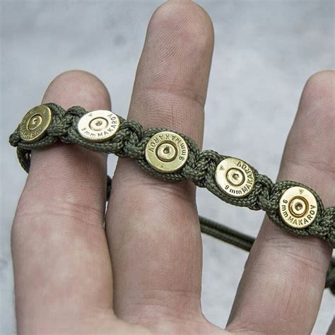 Новые удобные браслеты из патронов и паракорда) New bullet paracord ...