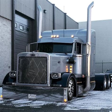 Lowered Peterbilt