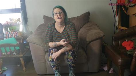 Lumpy Ass GanjaGoddess69 Reacts To Reddit PAWG Hairy Pussy Big Ass Big Tits Ugly Fat Girl Rant