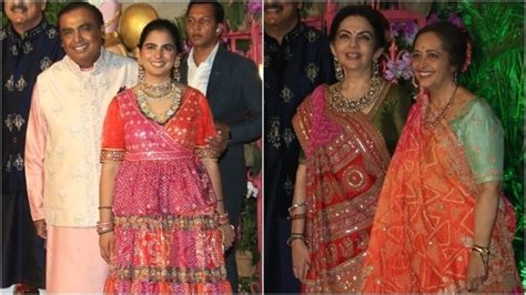 Isha Ambani, Mukesh Ambani, Nita Ambani and family get together for ...