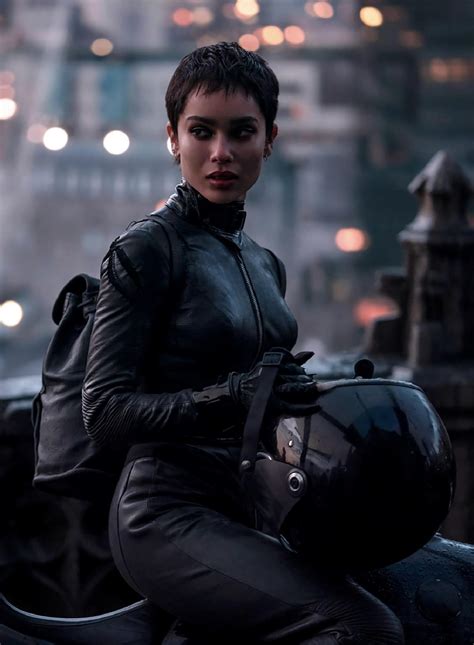 Zoe Kravitz : r/CelebsWithPetiteTits