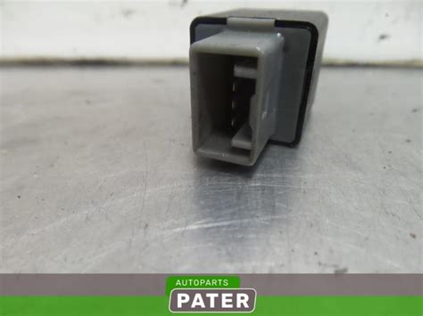 Brake light switch Kia Picanto 1.0 12V - 938133S800
