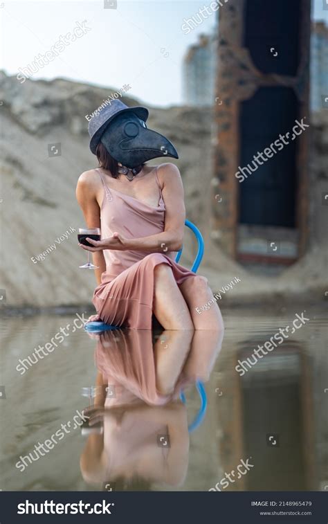 Sexy Brunette Short Hair Long Slender Stock Photo 2148965479 Shutterstock