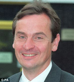 Lib Dems Suspend Lord Rennard For Refusing To Apologise For Sex Harassment Claims Daily Mail