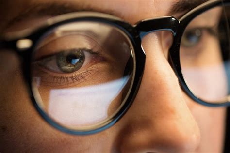 The Pros And Cons Of Progressive Lenses Ezontheeyes