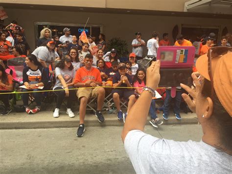 Hundreds of thousands flock to downtown Houston to celebrate Astros