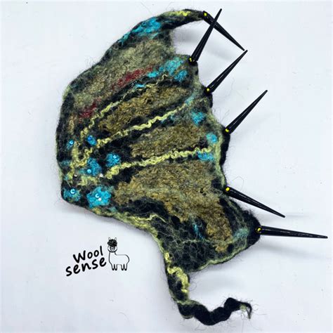 Брошь,валяное украшение, крыло дракона из шерсти, валянная брошь ...