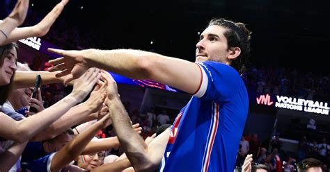 Volley La France Bat L Iran Et Maintient L Espoir De Se Qualifier