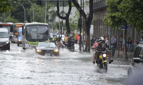 Enchentes em São Paulo catástrofe imprevisível ou gestão urbana