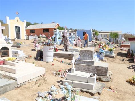 Abren Panteones Bajo Protocolos De Salud