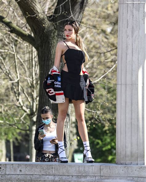 Zara McDermott Nude OnlyFans Leaks Fappening Page 5 FappeningBook