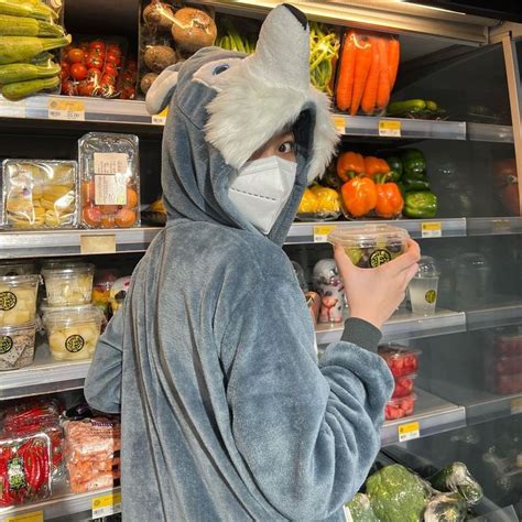 Pin by anj ౨ৎ on bini colet in Quick Pretty brunette Modest