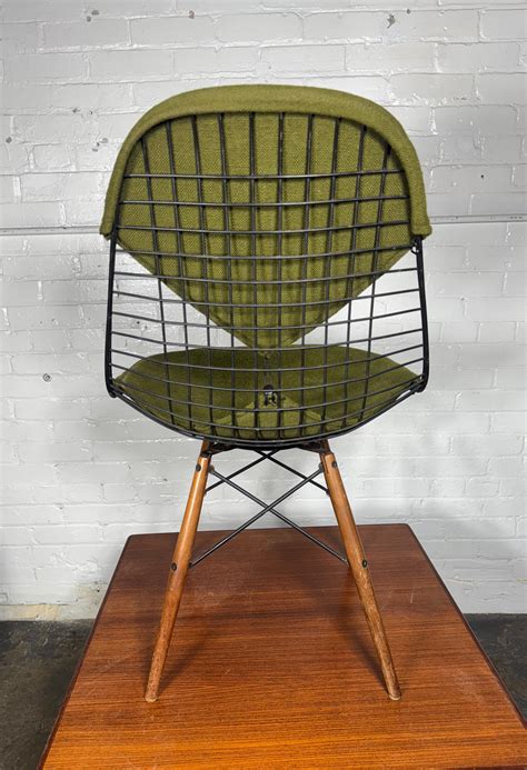 Early Eames PKW Wire Dowel Leg Swivel Bikini Chair For Herman Miller