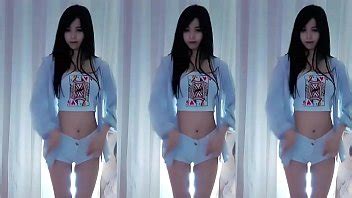 Gái Trung Quốc nhảy con rối khiêu gợi XVIDEOS