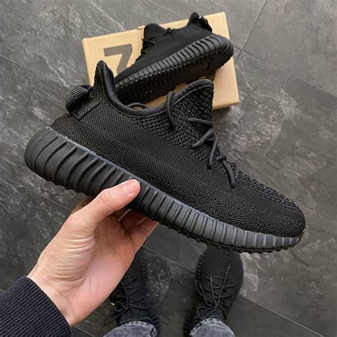 Купить Кроссовки мужские Adidas Yeezy 350. Мужские кроссовки Адидас Изи ...