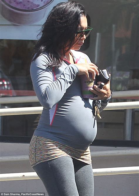 Glee S Naya Rivera Shows Off Bump After Complaining That Pregnant Sex Is A Bit Odd Daily