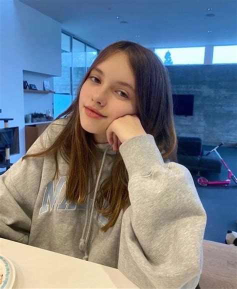 maisie de krassel nude 4