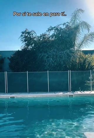 Emiestoco Shows Cleavage In Erotic Black Bikini At The Pool Sexyfilter